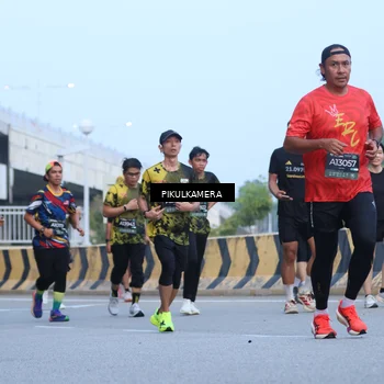 Runner Photo 6239940