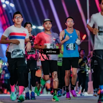 Runner Photo 6240002
