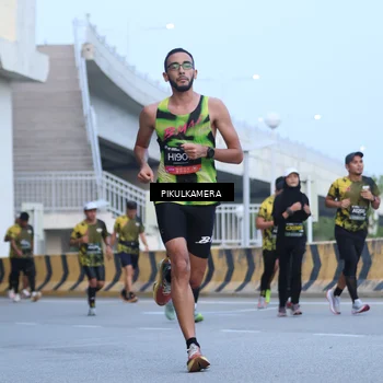Runner Photo 6240017