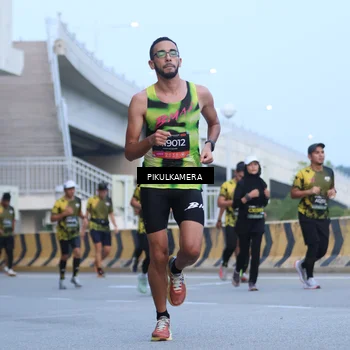 Runner Photo 6240022