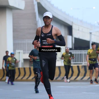 Runner Photo 6240025