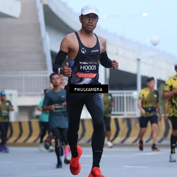 Runner Photo 6240027