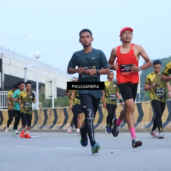 Runner Photo 6240048