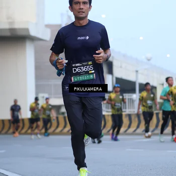 Runner Photo 6240066