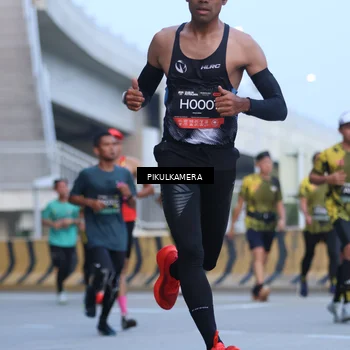 Runner Photo 6240067