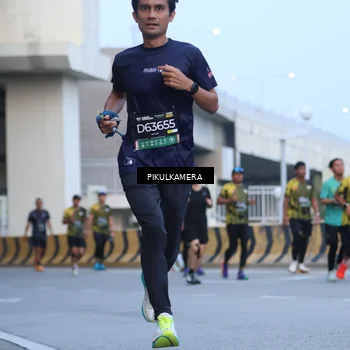 Runner Photo 6240068