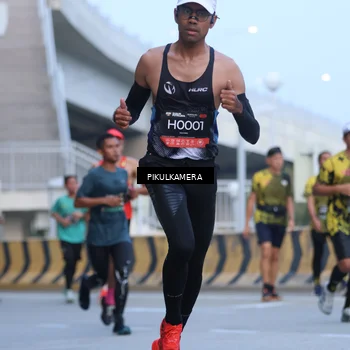 Runner Photo 6240086