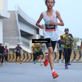 Runner Photo 6240087