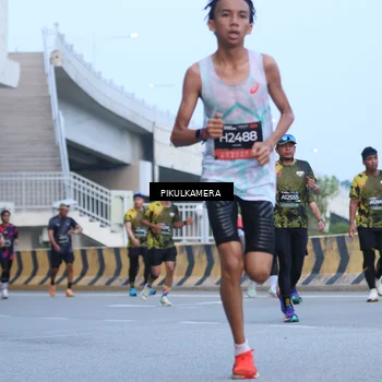 Runner Photo 6240098