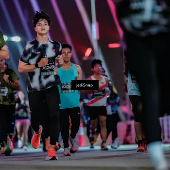 Runner Photo 6240855