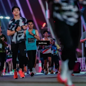 Runner Photo 6240892
