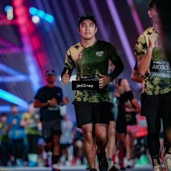 Runner Photo 6241053
