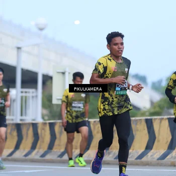 Runner Photo 6241115
