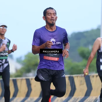 Runner Photo 6241137