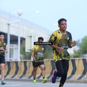 Runner Photo 6241150