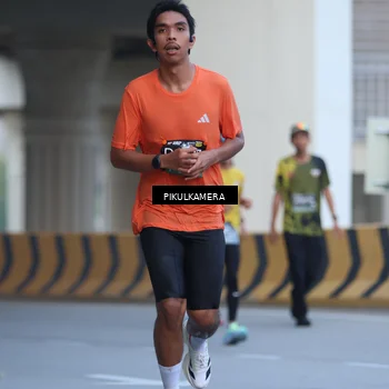 Runner Photo 6241345