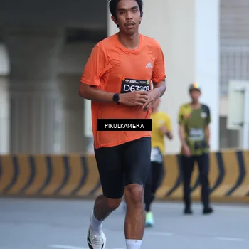 Runner Photo 6241350