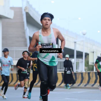 Runner Photo 6241375