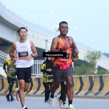 Runner Photo 6241463