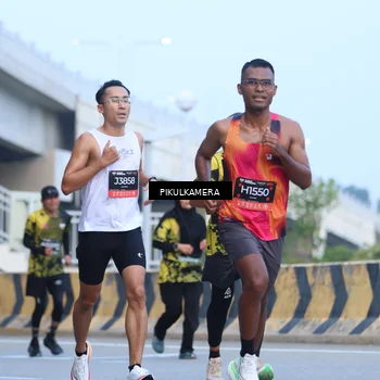 Runner Photo 6241478