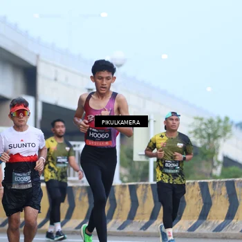 Runner Photo 6241494