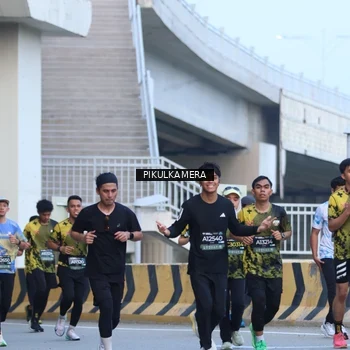 Runner Photo 6241529
