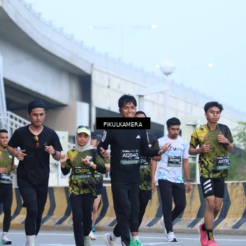 Runner Photo 6241575