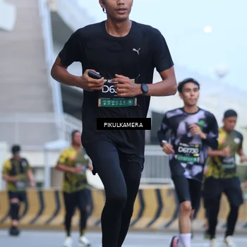 Runner Photo 6241602