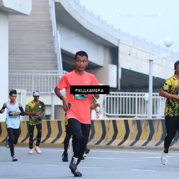 Runner Photo 6241615