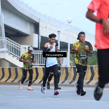 Runner Photo 6241658
