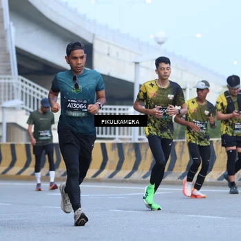 Runner Photo 6241715