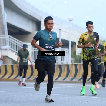 Runner Photo 6241718