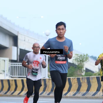Runner Photo 6241850