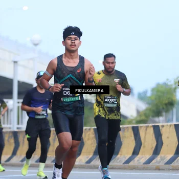 Runner Photo 6241919
