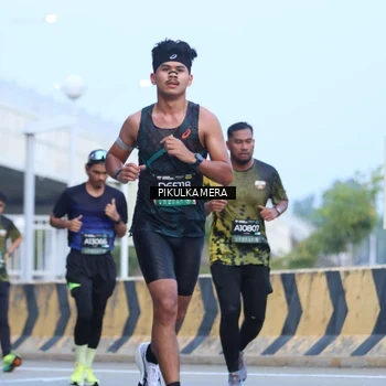 Runner Photo 6241924