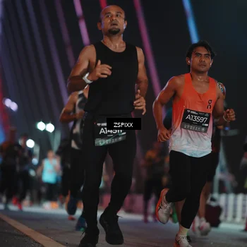 Runner Photo 6242056
