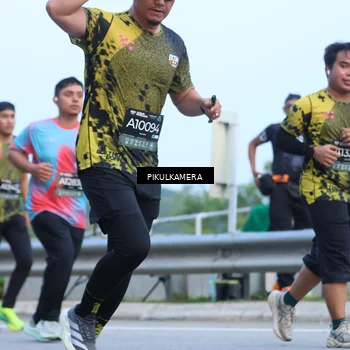 Runner Photo 6242061