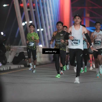 Runner Photo 6242074