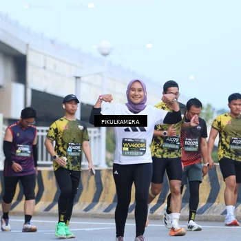 Runner Photo 6242090