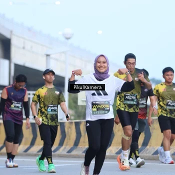 Runner Photo 6242094