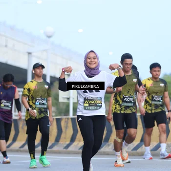 Runner Photo 6242107
