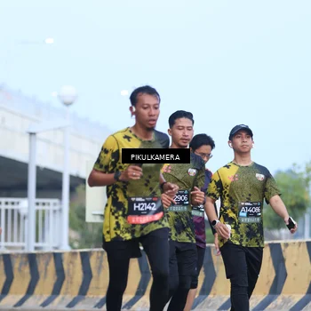 Runner Photo 6242133