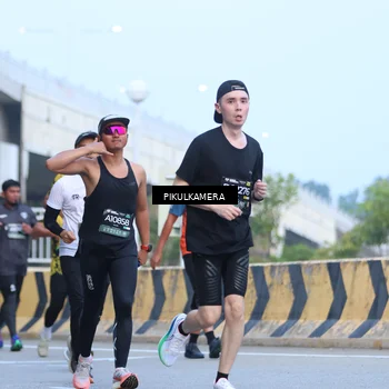 Runner Photo 6242162