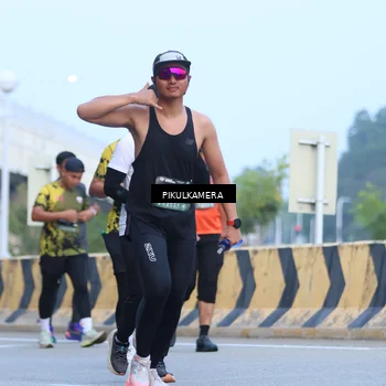 Runner Photo 6242174