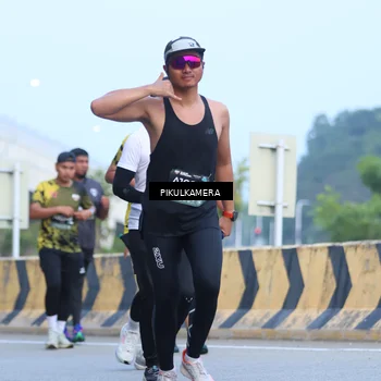 Runner Photo 6242195