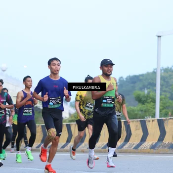 Runner Photo 6242207