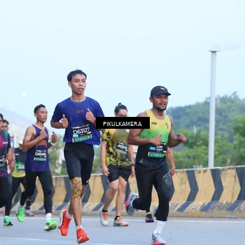 Runner Photo 6242236