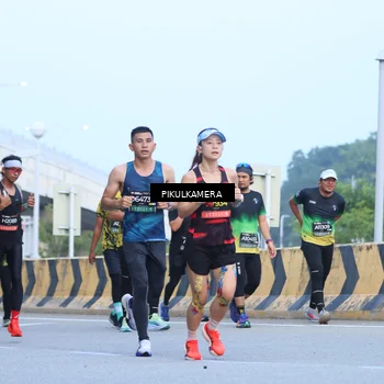 Runner Photo 6242243