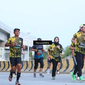Runner Photo 6242295
