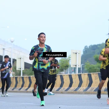 Runner Photo 6242328